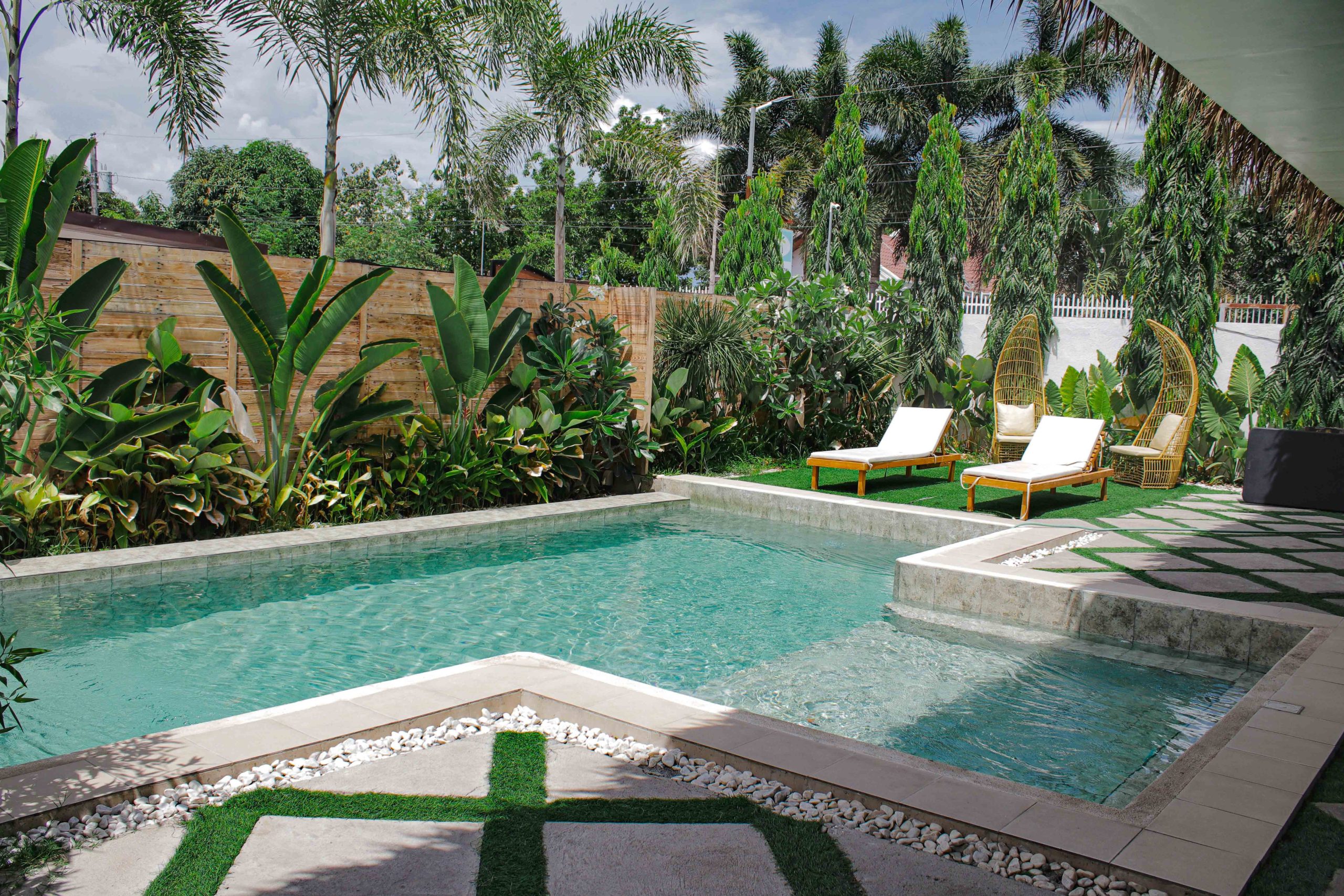 Pool Landscaping Designs To Elevate Your Outdoor Space